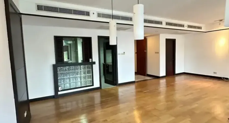 For sale 3 bedrooms condo in Pathum Wan, Bangkok