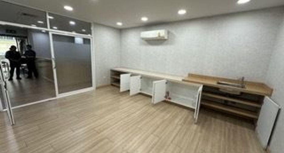 For rent office in Mueang Chiang Mai, Chiang Mai