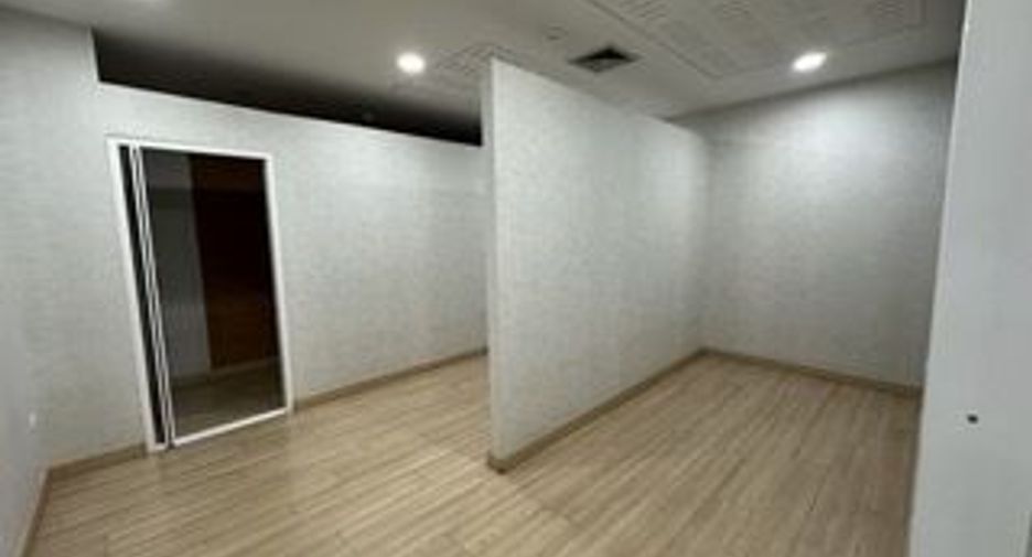 For rent office in Mueang Chiang Mai, Chiang Mai