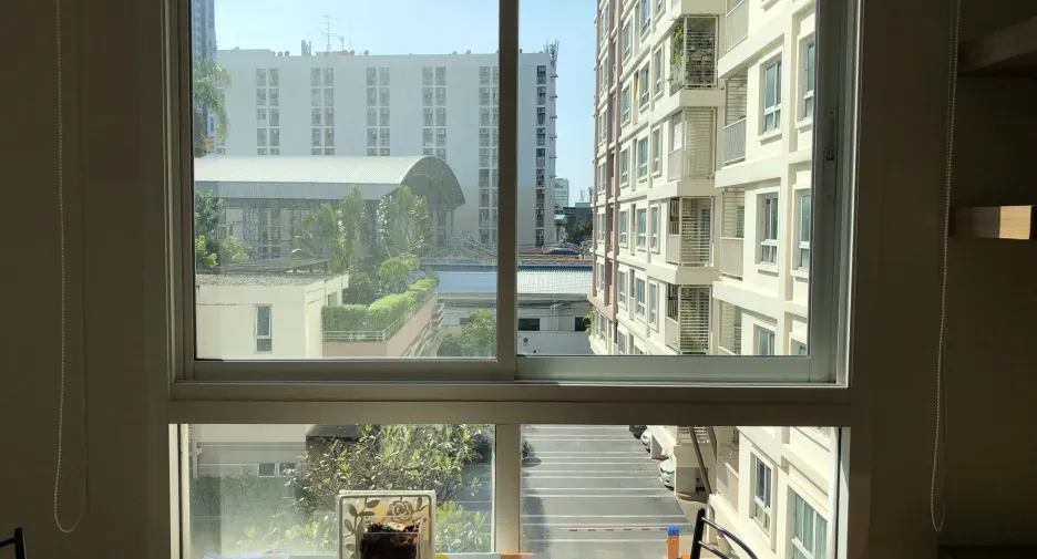 For sale and for rent studio condo in Khlong Toei, Bangkok