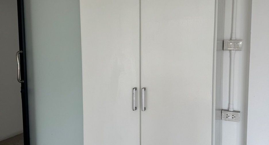 For rent 5 bedrooms retail Space in Mueang Chiang Mai, Chiang Mai