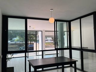 For rent 5 bedrooms retail Space in Mueang Chiang Mai, Chiang Mai
