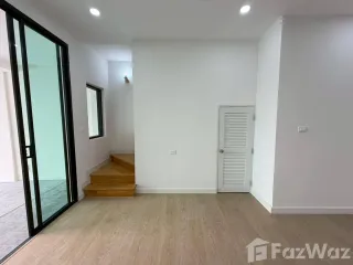 For sale 3 bedrooms townhouse in Bang Khen, Bangkok