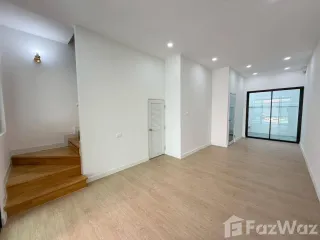For sale 3 bedrooms townhouse in Bang Khen, Bangkok