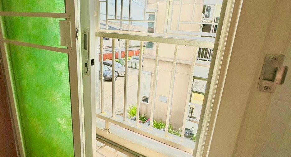 For sale studio condo in Min Buri, Bangkok