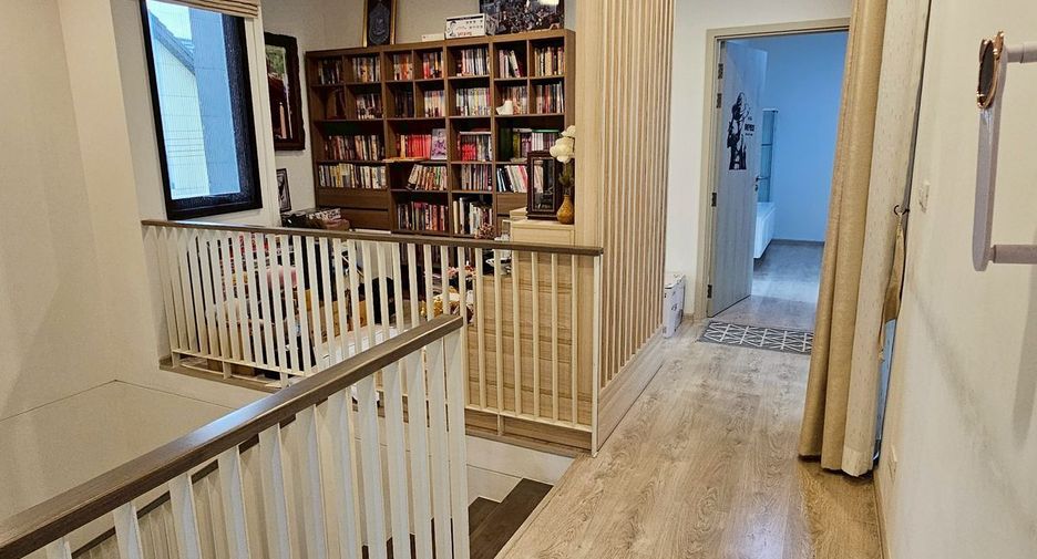 Casa en venta y en alquiler de 3 habitaciones en Sai Mai, Bangkok