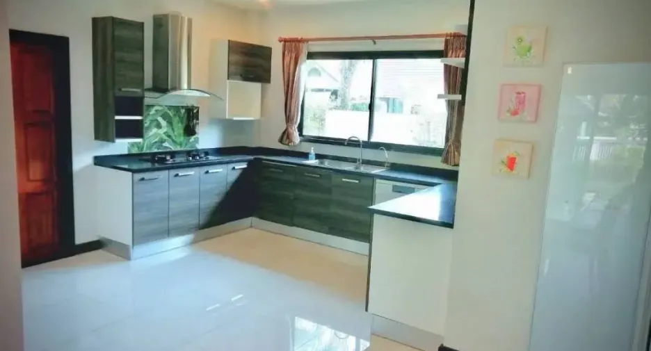 For sale and for rent 5 bedrooms villa in Mueang Chiang Mai, Chiang Mai