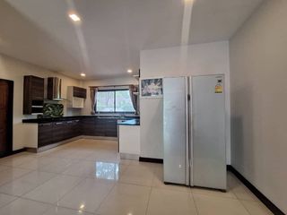 À vendre et à louer 5 chambres villa à Mueang Chiang Mai, Chiang Mai