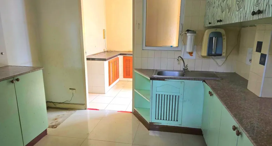 For sale 6 bedrooms house in Mueang Chiang Mai, Chiang Mai