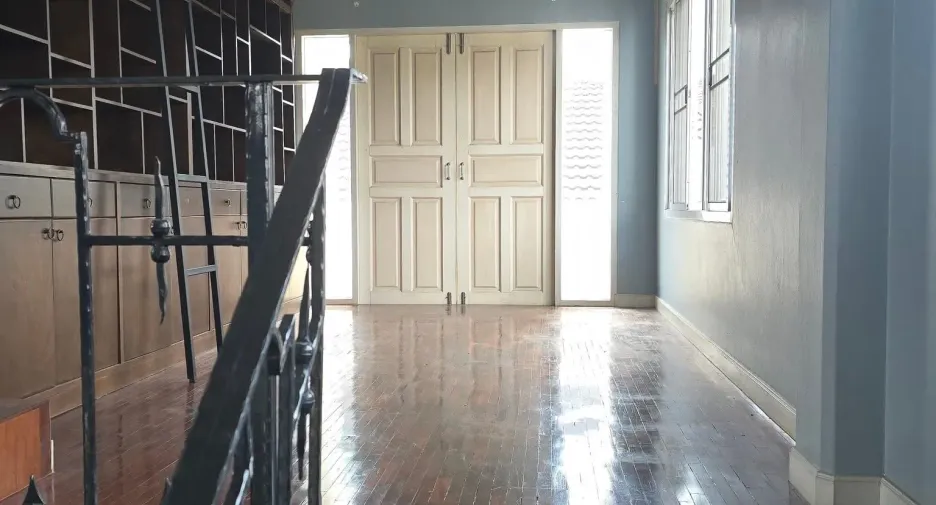 For sale 6 bedrooms house in Mueang Chiang Mai, Chiang Mai