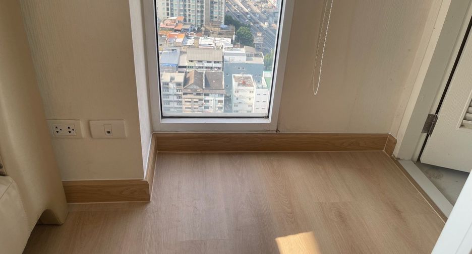 For rent 1 bed condo in Thon Buri, Bangkok