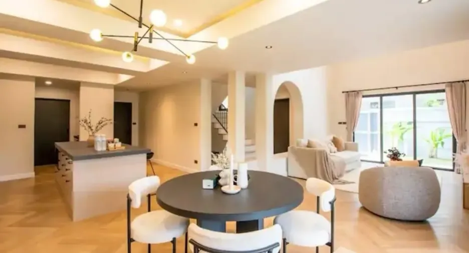 Haus zum Kauf und zur Miete mit 3 Zimmer in Watthana, Bangkok