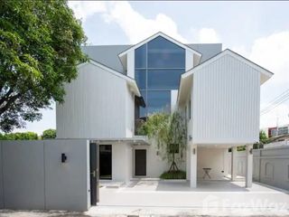 For sale and for rent 3 bedrooms house in Watthana, Bangkok