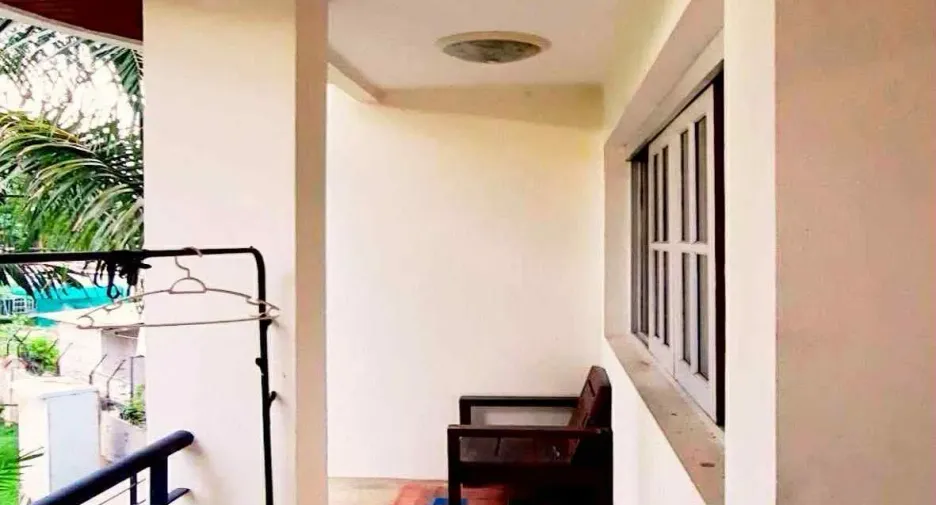 For rent 4 bedrooms townhouse in Mueang Chiang Mai, Chiang Mai