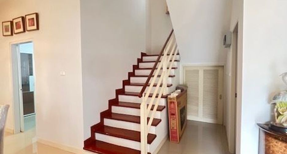 For sale 4 bedrooms house in Mueang Chiang Mai, Chiang Mai
