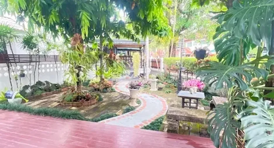 For sale 4 bedrooms house in Mueang Chiang Mai, Chiang Mai