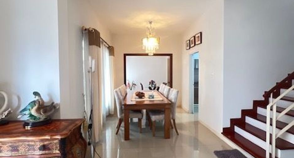For sale 4 bedrooms house in Mueang Chiang Mai, Chiang Mai