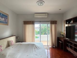 For sale 4 bedrooms house in Mueang Chiang Mai, Chiang Mai