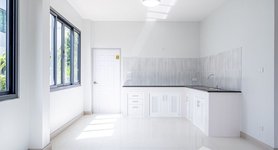 For rent 6 bedrooms house in Mueang Chiang Mai, Chiang Mai