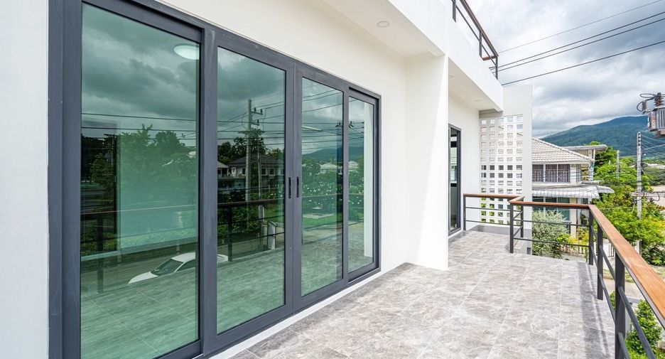 For rent 6 bedrooms house in Mueang Chiang Mai, Chiang Mai