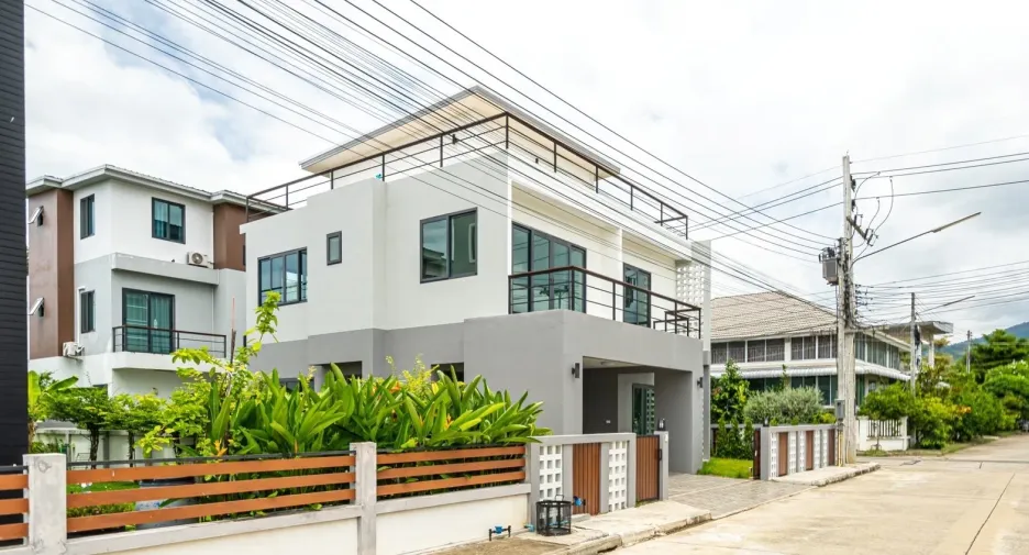 For rent 6 bedrooms house in Mueang Chiang Mai, Chiang Mai