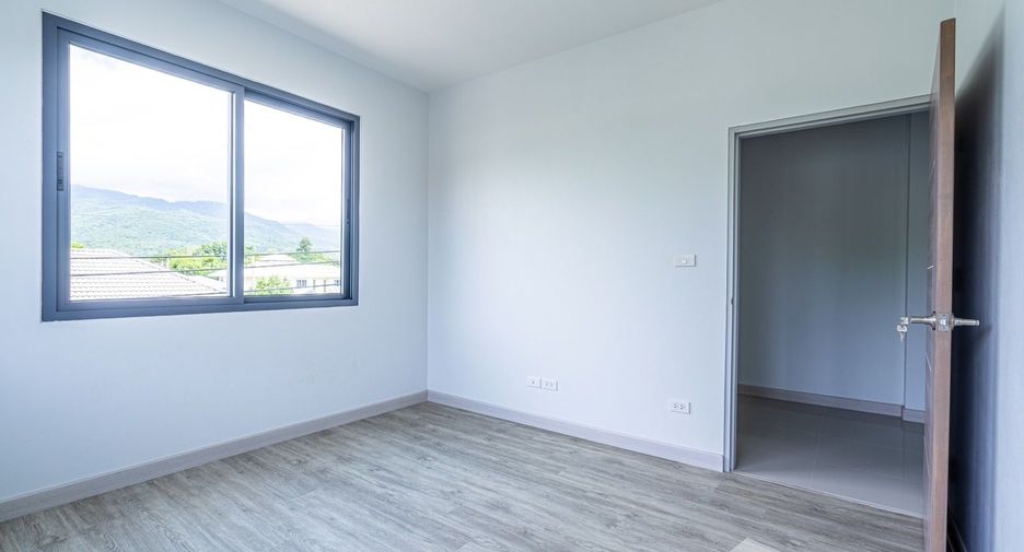 For rent 6 bedrooms house in Mueang Chiang Mai, Chiang Mai