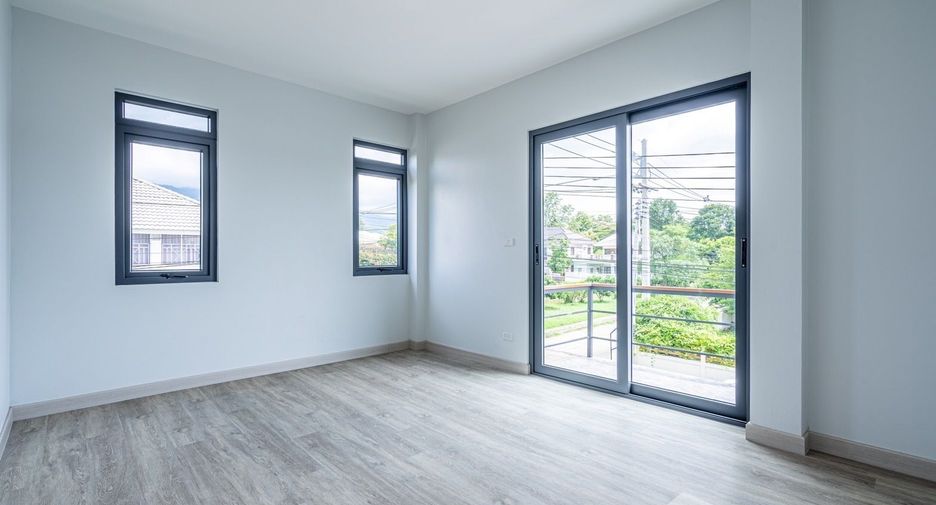 For rent 6 bedrooms house in Mueang Chiang Mai, Chiang Mai