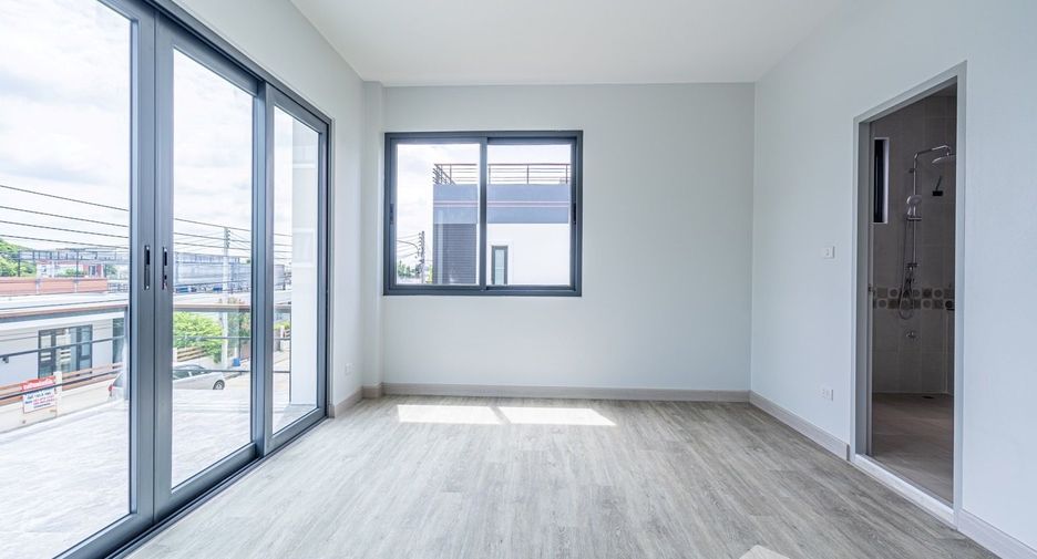 For rent 6 bedrooms house in Mueang Chiang Mai, Chiang Mai