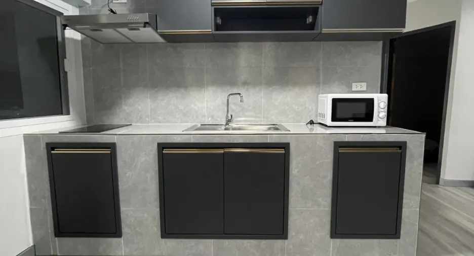 For sale 3 bedrooms condo in Watthana, Bangkok