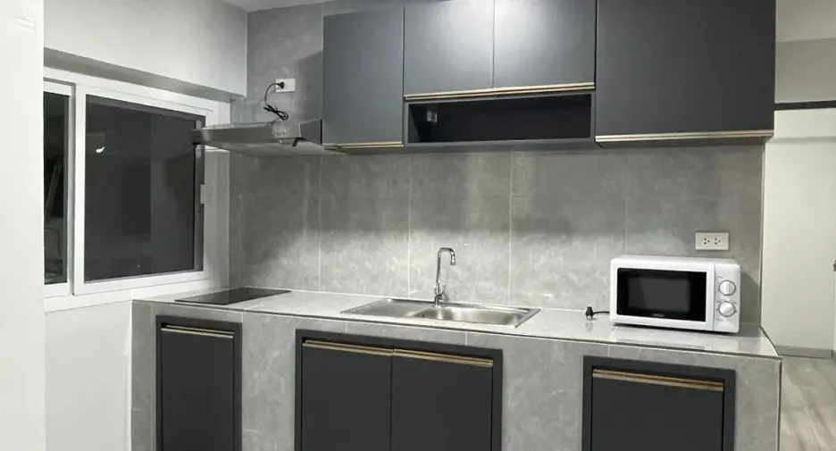 For sale 3 bedrooms condo in Watthana, Bangkok