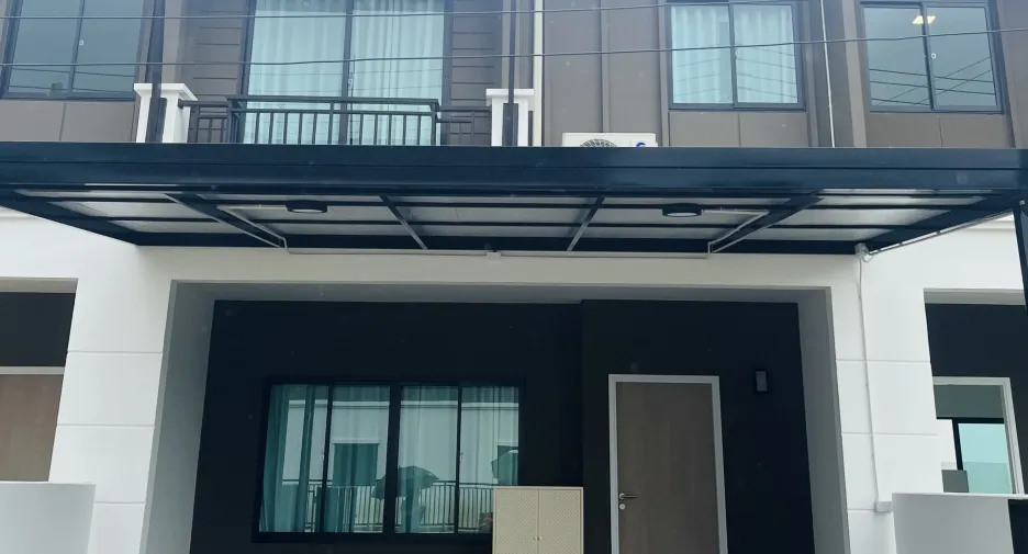 For rent 3 bedrooms townhouse in Mueang Chiang Mai, Chiang Mai