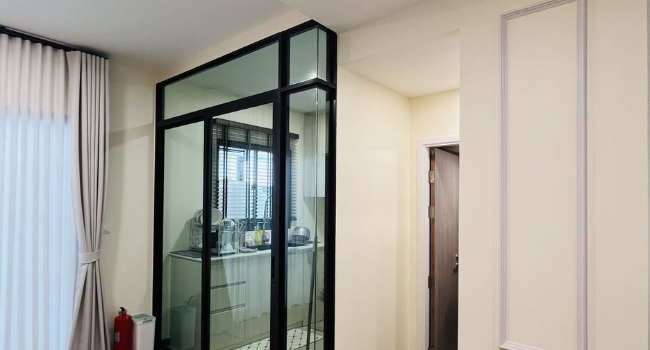 For rent 3 bedrooms townhouse in Mueang Chiang Mai, Chiang Mai