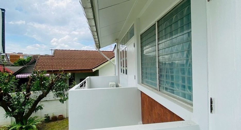 For sale and for rent 5 bedrooms house in Mueang Chiang Mai, Chiang Mai