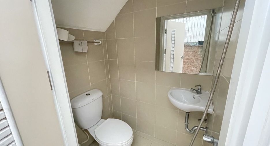 For sale 4 bedrooms house in Suan Luang, Bangkok
