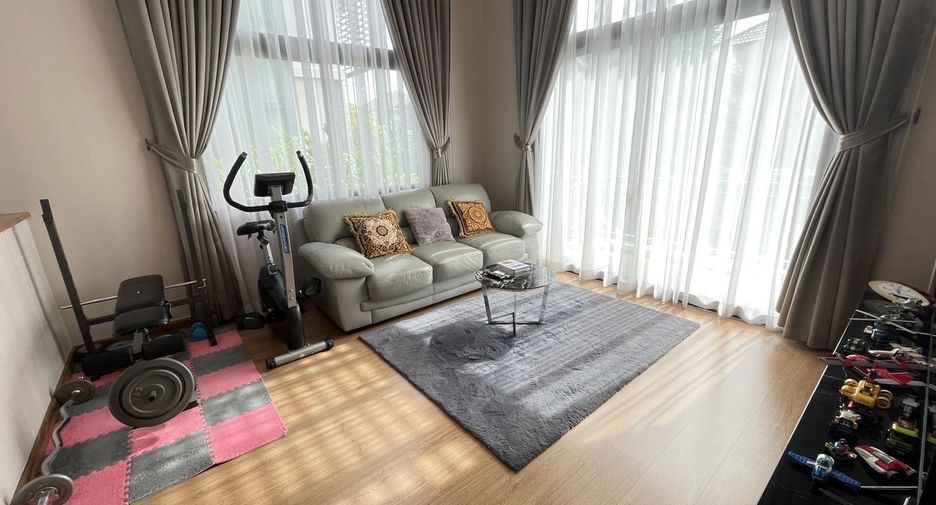 For sale 4 bedrooms house in Suan Luang, Bangkok