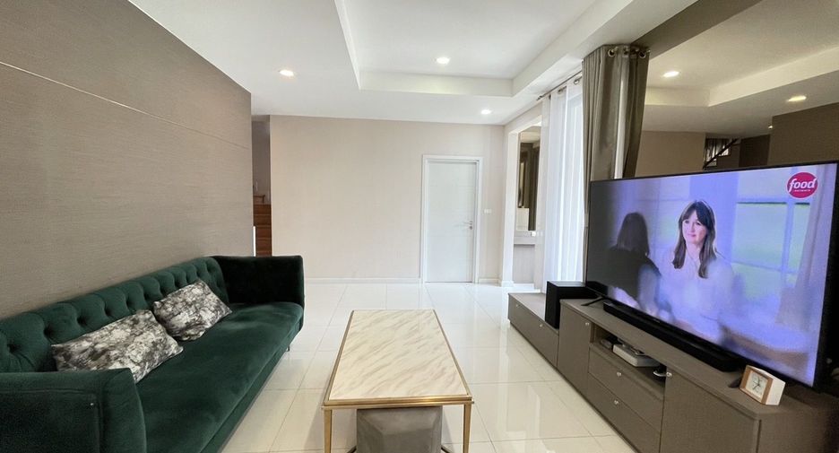 For sale 4 bedrooms house in Suan Luang, Bangkok