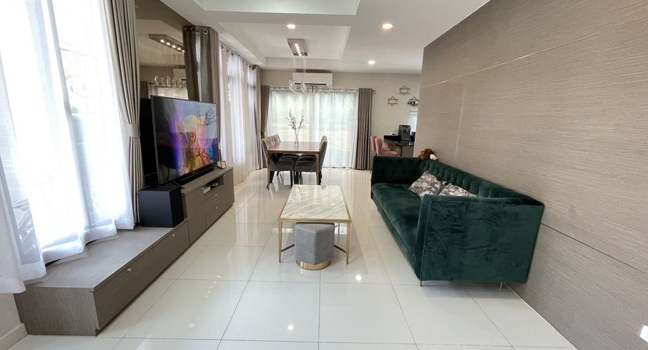 For sale 4 bedrooms house in Suan Luang, Bangkok
