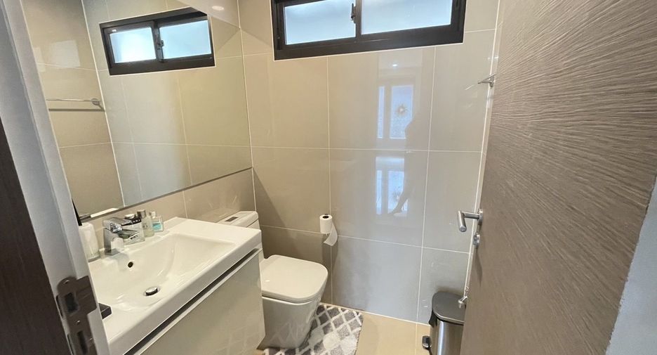 For sale 4 bedrooms house in Suan Luang, Bangkok