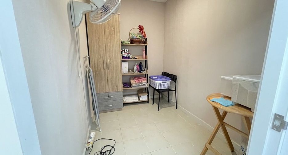 For sale 4 bedrooms house in Suan Luang, Bangkok