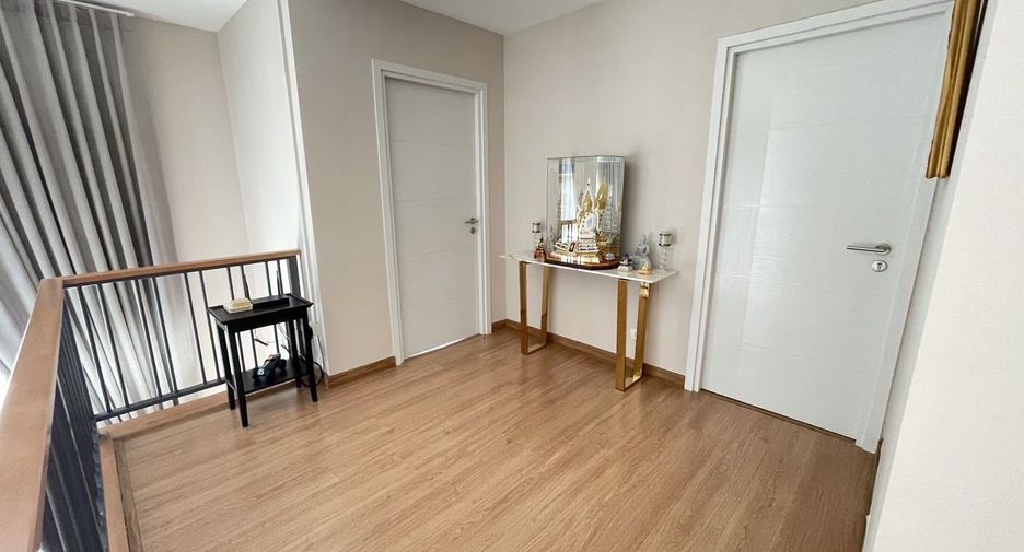 For sale 4 bedrooms house in Suan Luang, Bangkok