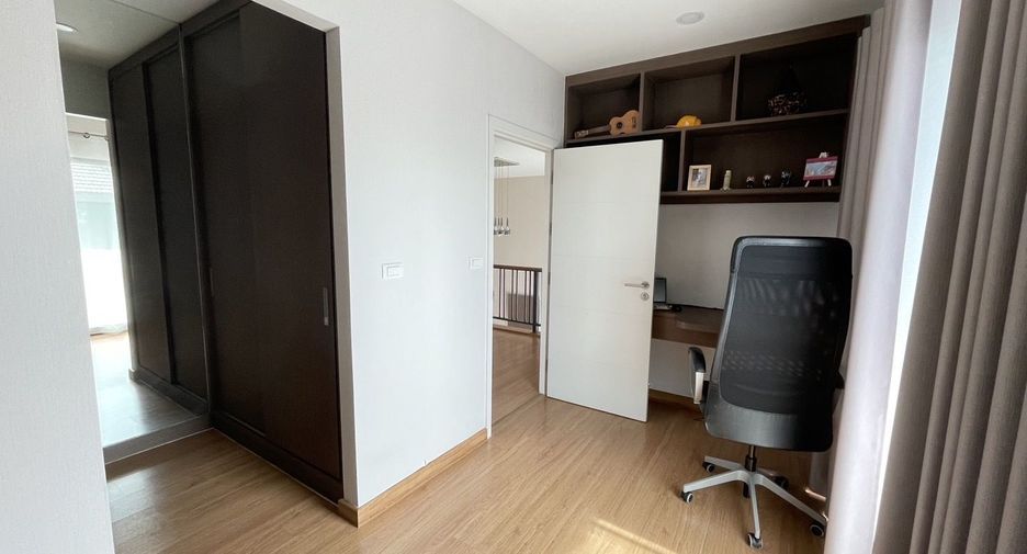 For sale 4 bedrooms house in Suan Luang, Bangkok