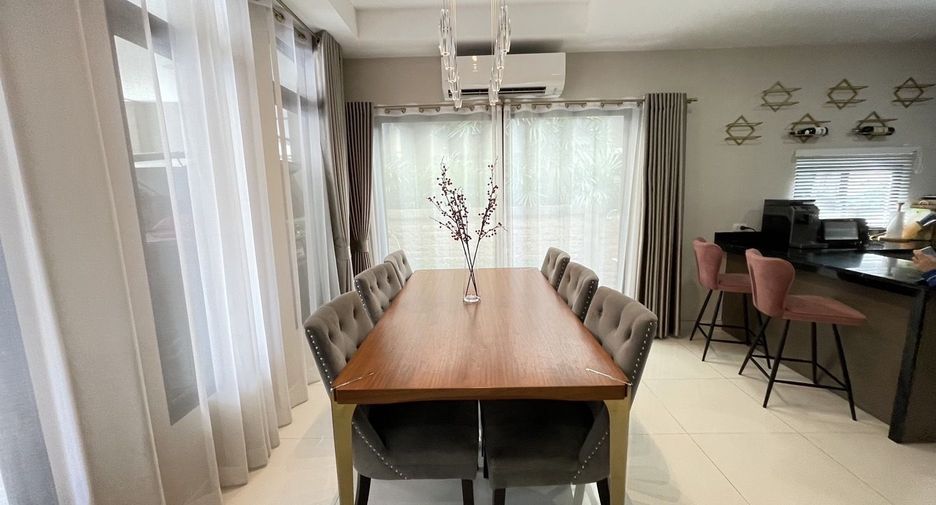 For sale 4 bedrooms house in Suan Luang, Bangkok