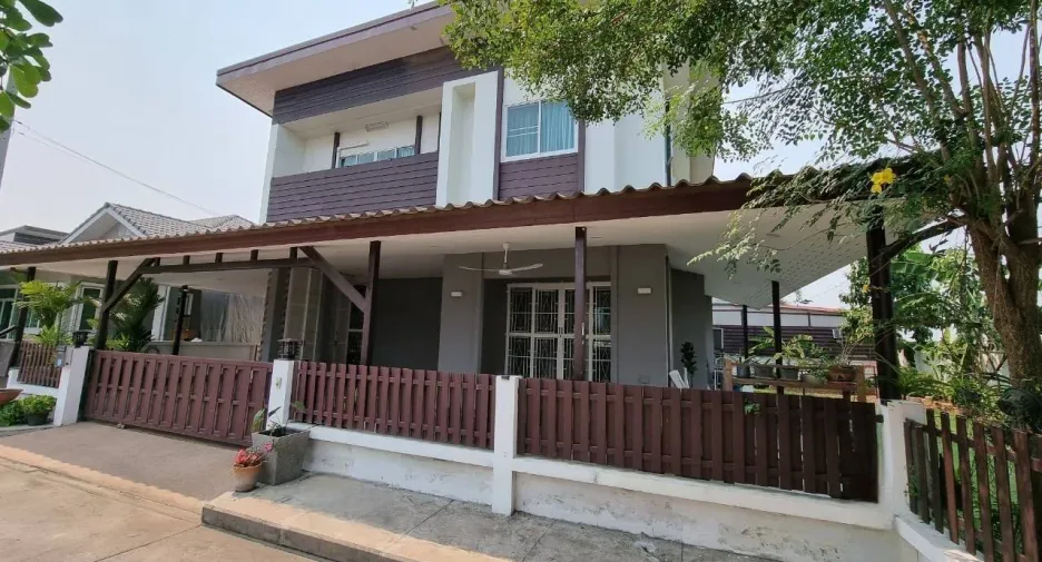 For rent 5 bedrooms house in San Kamphaeng, Chiang Mai