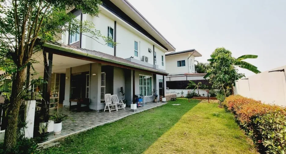 For rent 5 bedrooms house in San Kamphaeng, Chiang Mai