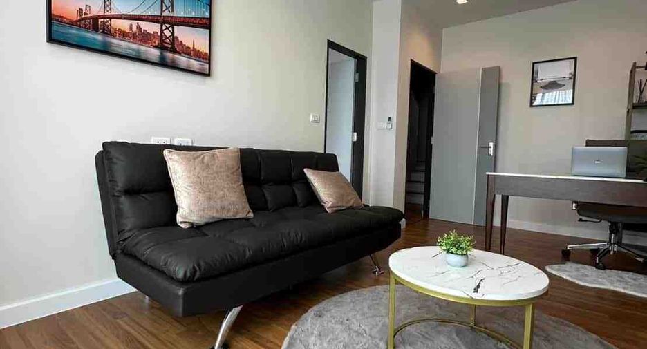 For sale 3 bedrooms townhouse in Wang Thonglang, Bangkok