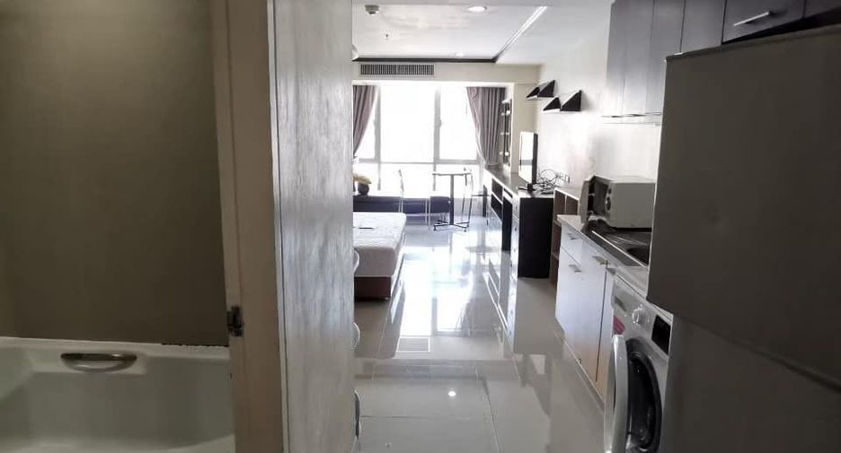 For sale and for rent studio condo in Khlong Toei, Bangkok