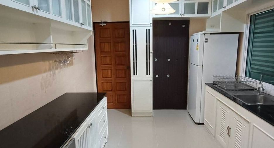 Casa en alquiler de 3 habitaciones en Saraphi, Chiang Mai