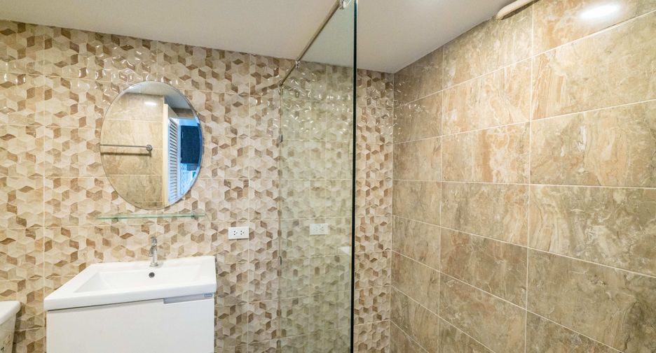 À vendre 1 chambre condo à Watthana, Bangkok