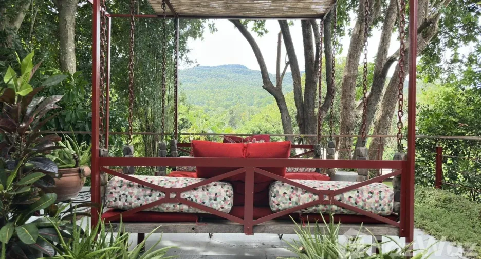 For sale 7 bedrooms villa in Mueang Chiang Mai, Chiang Mai