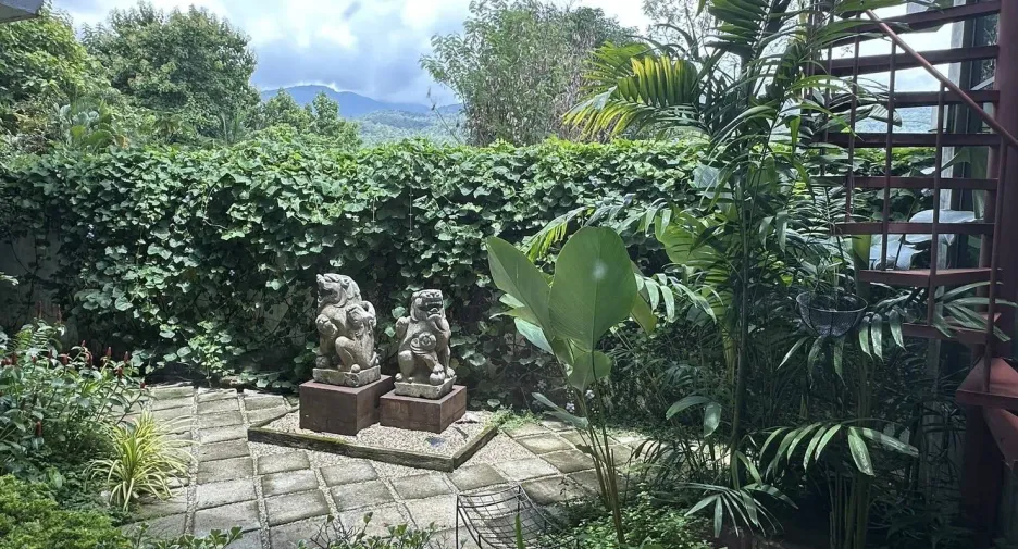 For sale 7 bedrooms villa in Mueang Chiang Mai, Chiang Mai